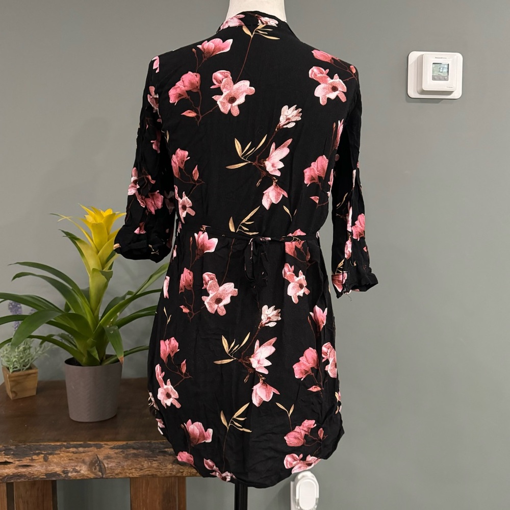 Majora Mid-Sleeve Button Up - Picture 5 of 13